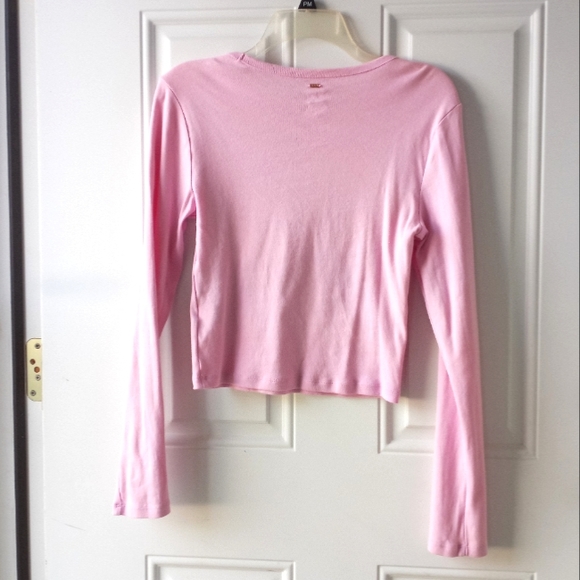 💕PINK Victoria secret crop top💕 - Picture 3 of 4